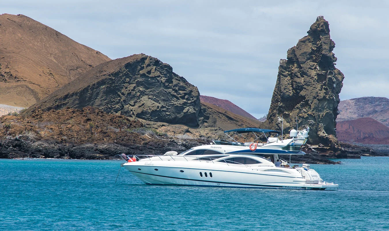 10 Day - Mega Galapagos 360 Tour "A" - SUPERIOR